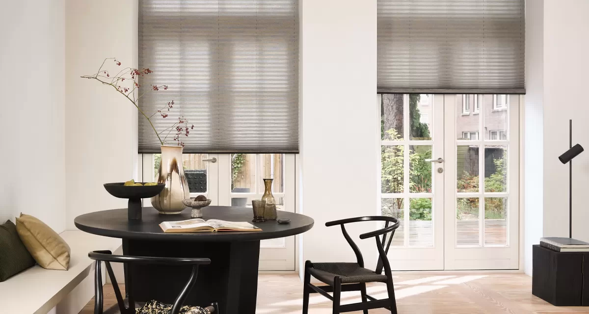 raamdecoratie_plissegordijnen_sfeer1200_1 raamdecoratie_plissegordijnen_sfeer1200_1